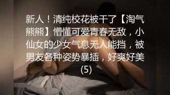 哺乳期的奶妈你喜欢吗，玩弄揉捏风骚的奶子，挤奶水给你喝真刺激，舔弄揉捏自己吸了奶水吐在逼逼上抠穴呻吟